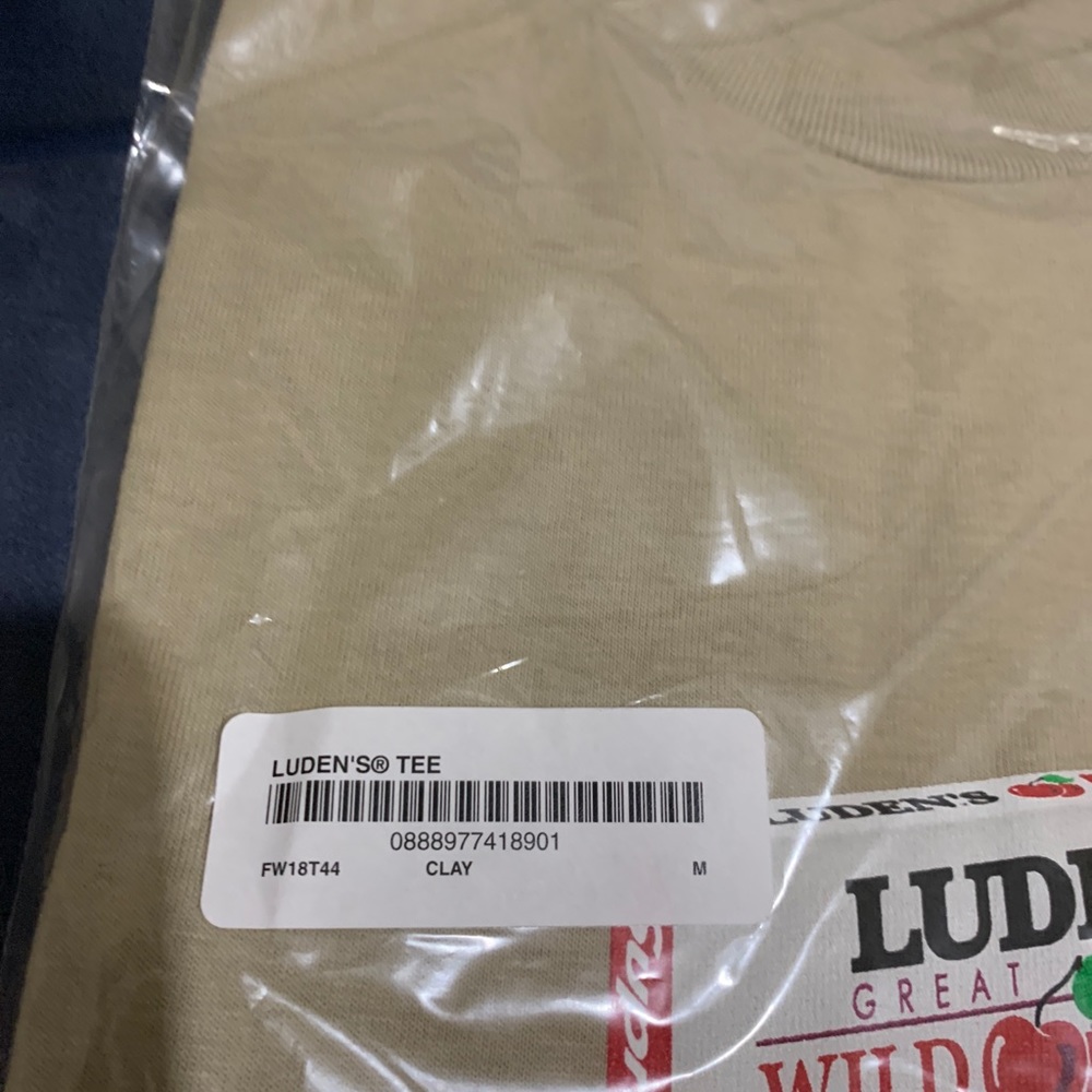 Supreme Luden’s Collab Tee - Picture 2 of 6